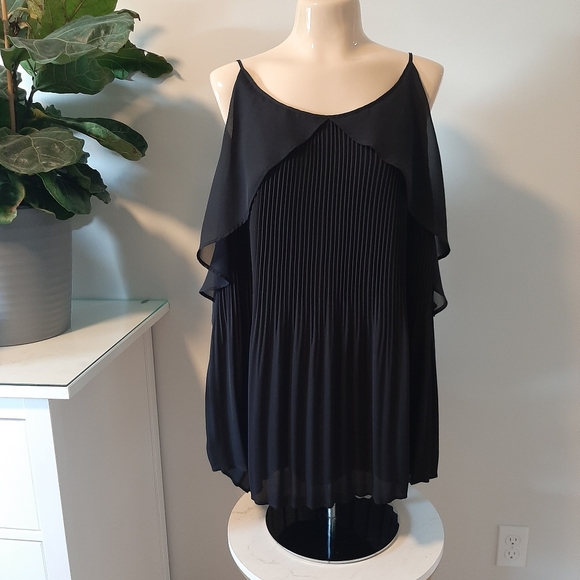 Ricki's Tops - Ricki's black flowy blouse XXL